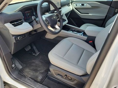 New 2026 Ford Explorer Active w/ Active Comfort Package RWD image 13