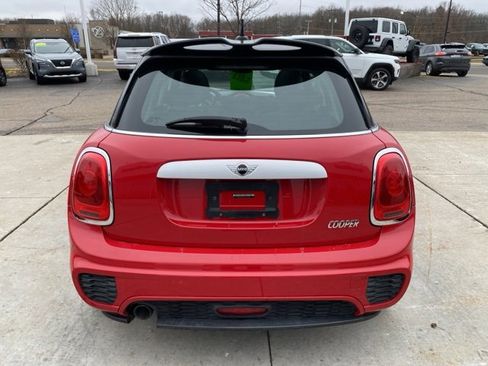 Used 2015 MINI Cooper 4-Door Hardtop image 4