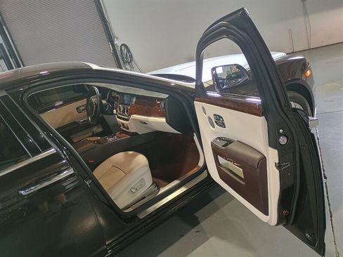 Used 2013 Rolls-Royce Ghost RWD image 49