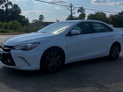 Used 2016 Toyota Camry SE FWD image 12