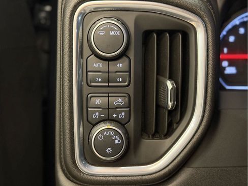 Used 2022 Chevrolet Silverado 1500 LT Trail Boss w/ Convenience Package II AWD/4WD image 38