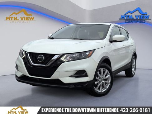 Used 2021 Nissan Rogue Sport S image 1