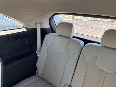 Used 2023 Kia Sorento SX Prestige image 19