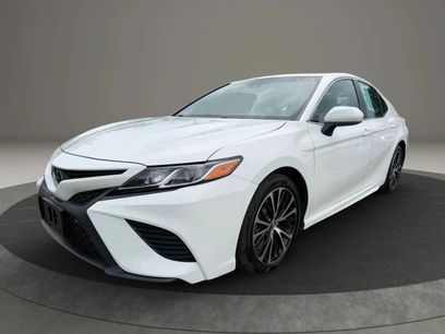 Used 2018 Toyota Camry SE w/ Moonroof Package