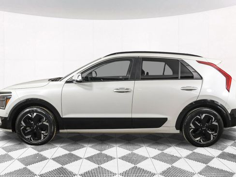Used 2023 Kia Niro Wave w/ Wave Preserve Package image 23