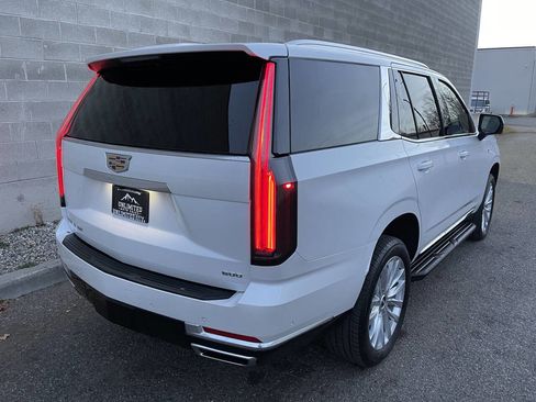 Used 2025 Cadillac Escalade Luxury image 4