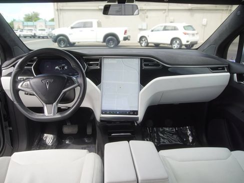Used 2016 Tesla Model X 75D AWD/4WD image 12