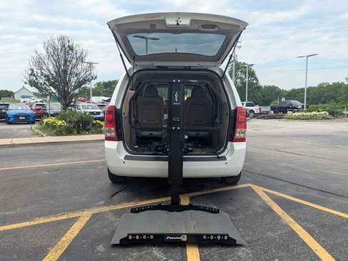 Used 2011 Kia Sedona EX w/ Luxury Pkg FWD image 21