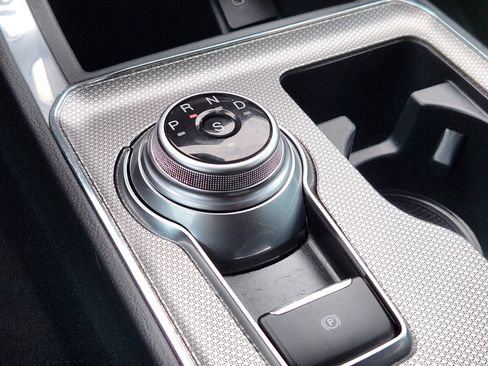 Used 2021 Ford Edge ST image 26