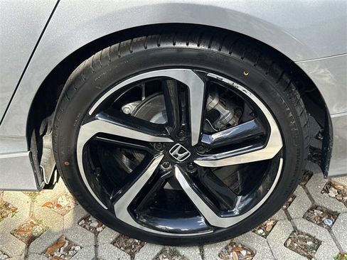 Used 2019 Honda Accord Sport image 10