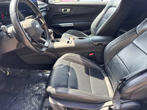 Used 2025 Ford Mustang Premium RWD image 9