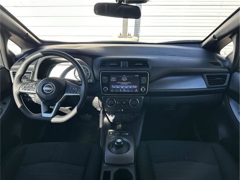 Used 2025 Nissan Leaf S image 15