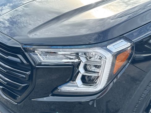 Used 2022 GMC Terrain SLE w/ Elevation Edition image 16