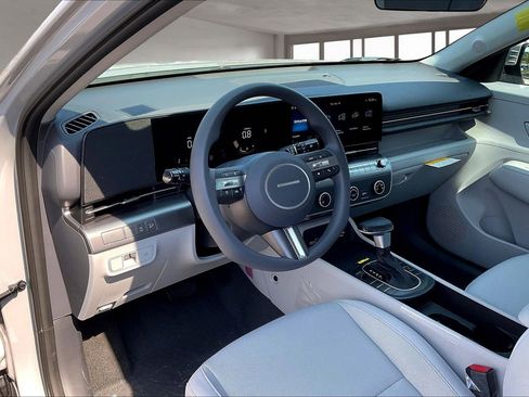 New 2026 Hyundai Kona SE image 7