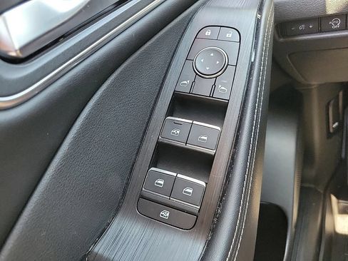 Used 2023 Nissan Rogue Platinum w/ Platinum Premium Package FWD image 12