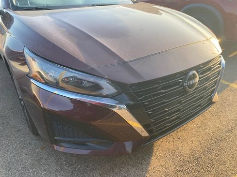 Used 2024 Nissan Altima 2.5 SV FWD image 3