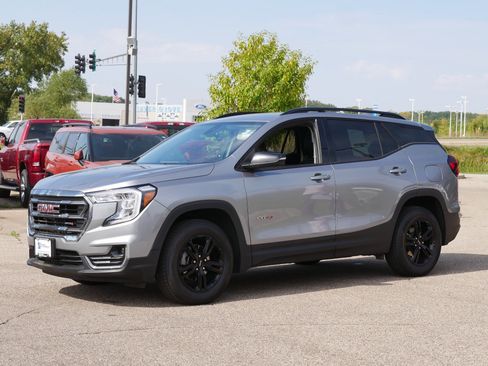 Used 2023 GMC Terrain AT4 AWD/4WD image 2