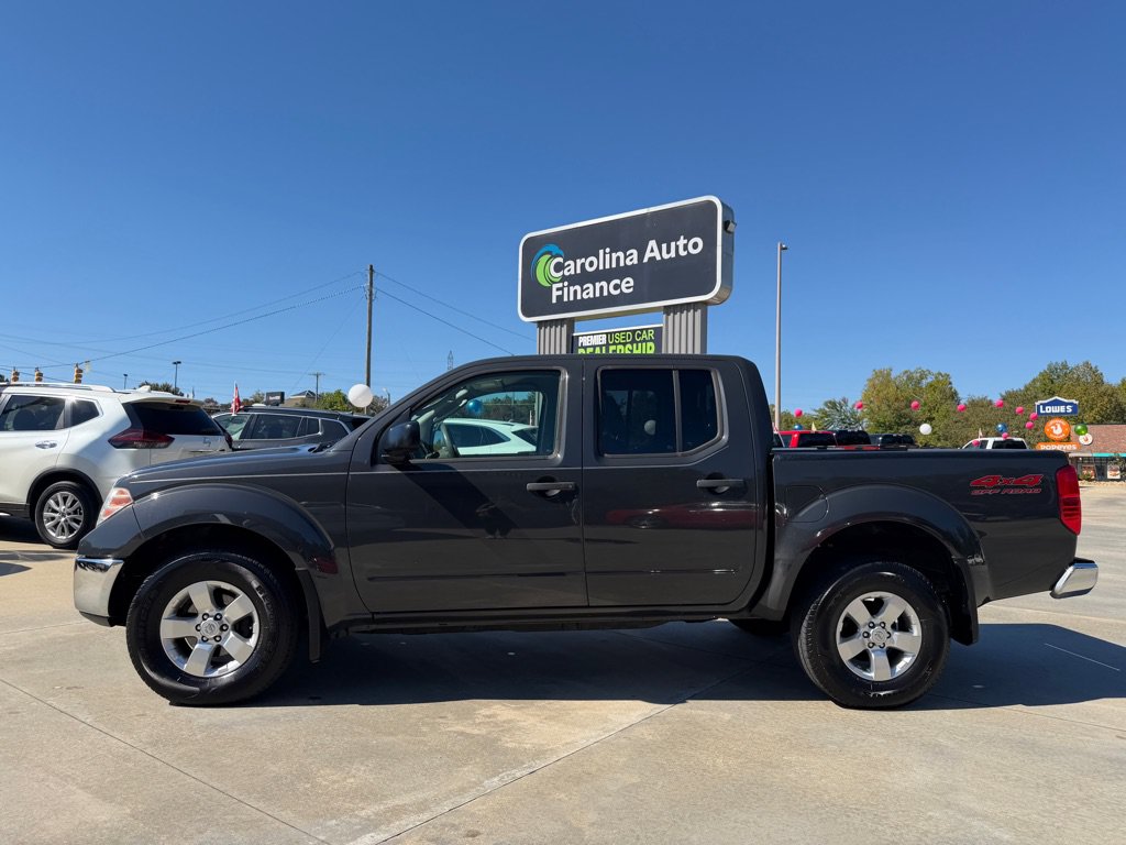 Used 2011 Nissan Frontier SV w/ SV Premium Utility Pkg AWD/4WD image 3