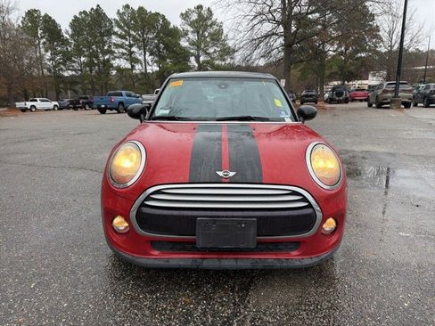 Used 2015 MINI Cooper 4-Door Hardtop image 2