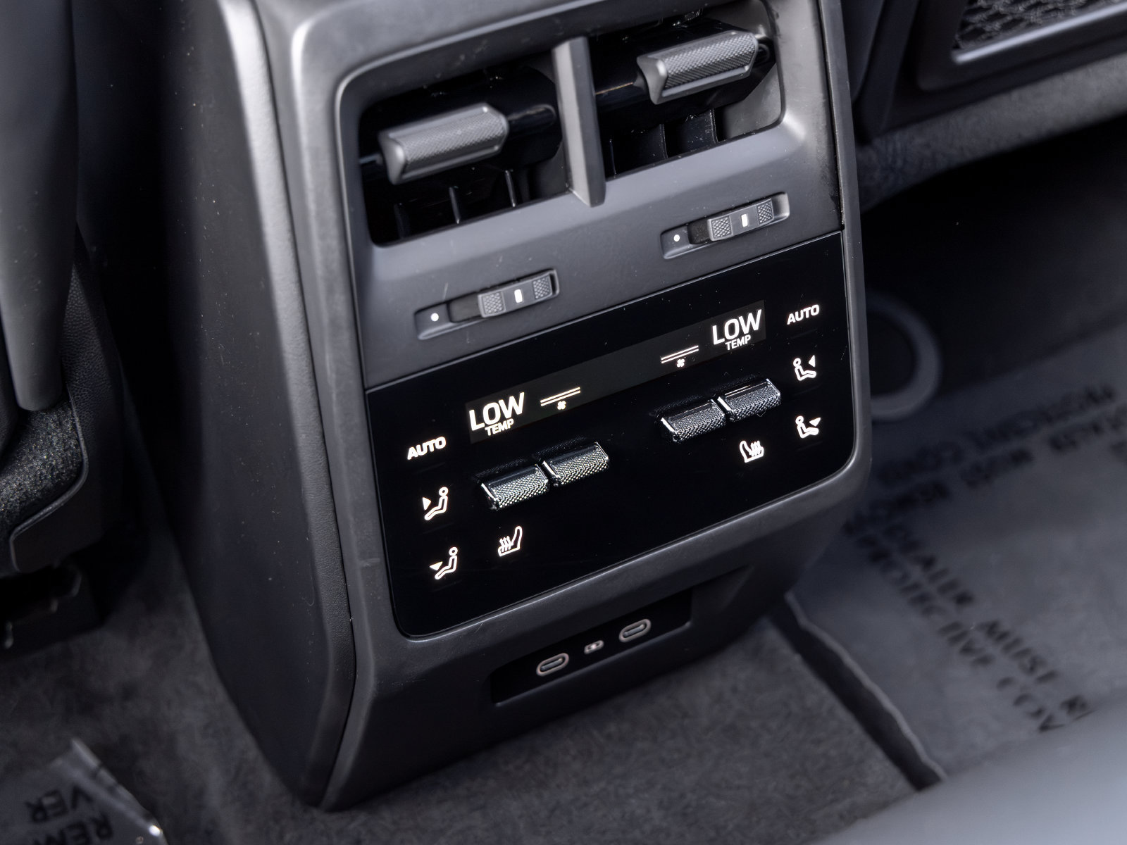 Certified 2025 Porsche Macan 4S Electric AWD/4WD image 49