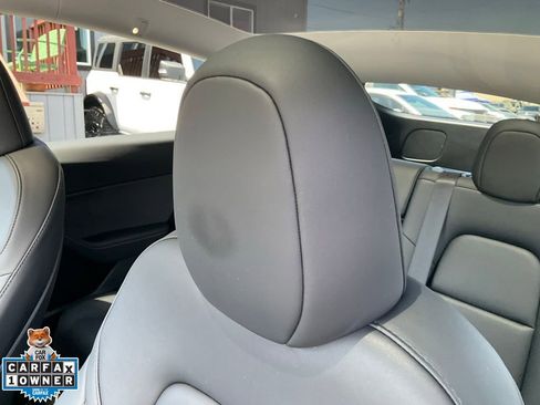 Used 2025 Tesla Model Y Long Range AWD/4WD image 18