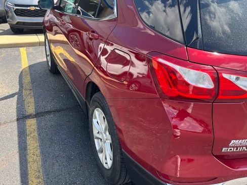 Used 2019 Chevrolet Equinox LT w/ Sun & Navigation Package AWD/4WD image 4