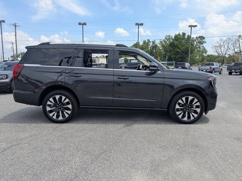 Used 2025 Ford Expedition Platinum w/ Driver's Package AWD/4WD image 3