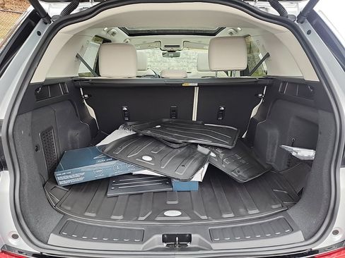 Certified 2025 Land Rover Discovery Sport S image 13