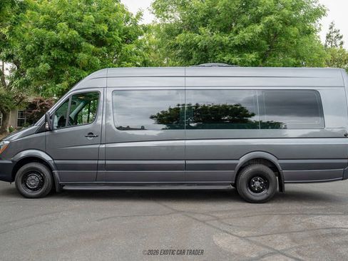 Used 2017 Mercedes-Benz Sprinter 3500 image 3