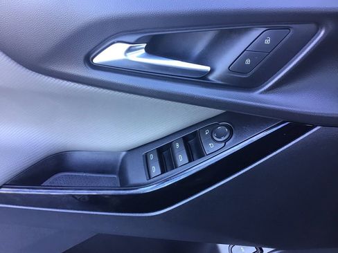 New 2026 Chevrolet Equinox LT w/ Convenience Package II image 10