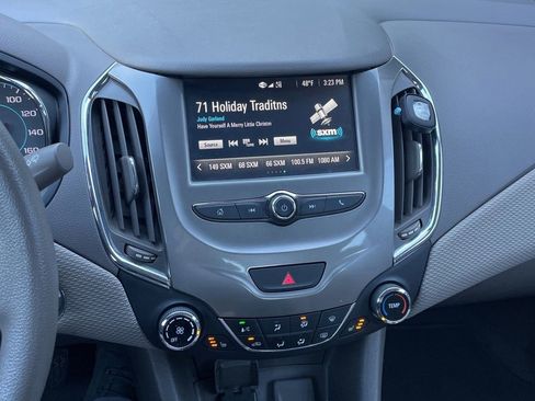 Used 2017 Chevrolet Cruze LT w/ Convenience Package image 6