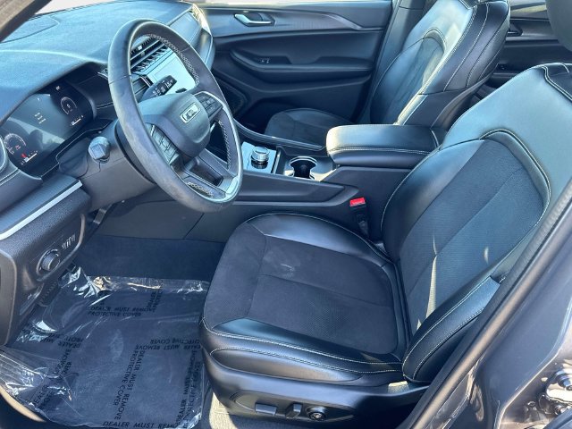 Used 2023 Jeep Grand Cherokee L Altitude AWD/4WD image 19