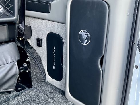 New 2025 GMC Savana 2500 Extended w/ Driver Convenience Package image 32