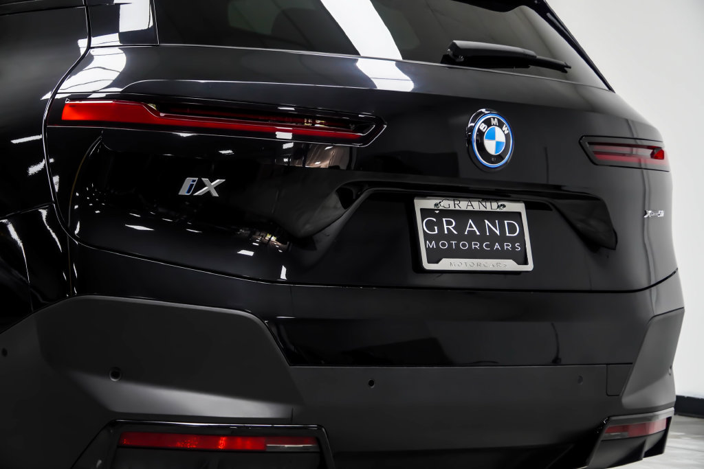 Used 2023 BMW iX xDrive50 AWD/4WD image 19