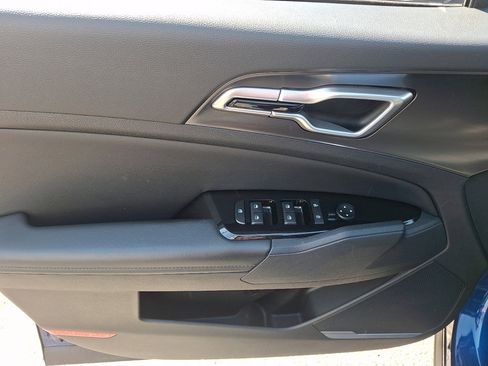 Used 2024 Kia Sportage EX image 24