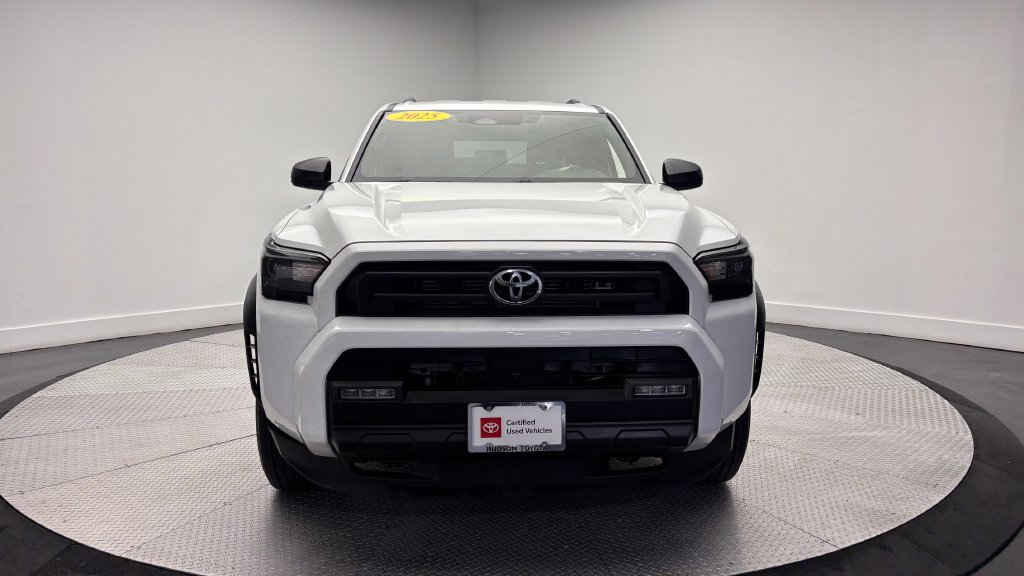 Used 2025 Toyota 4Runner SR5 AWD/4WD image 40