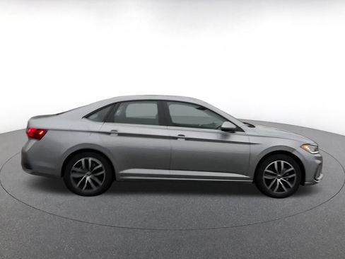 Used 2025 Volkswagen Jetta SE image 10