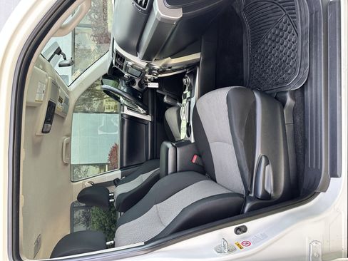 Used 2018 Toyota 4Runner SR5 image 21