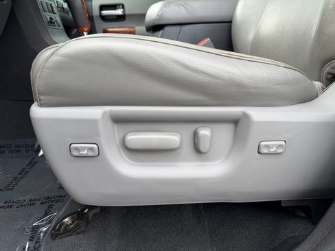 Used 2019 Toyota Sequoia Platinum w/ Carpet Mat Package (TMS) AWD/4WD image 14