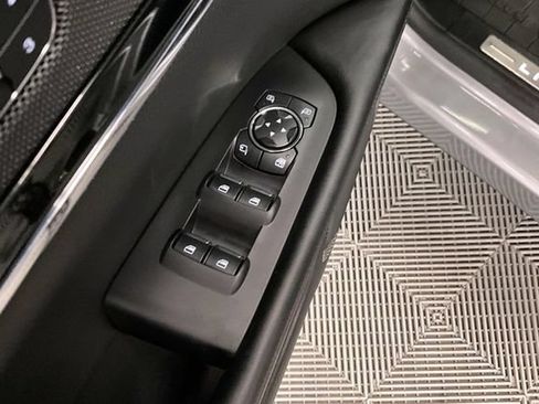 Used 2023 Lincoln Nautilus Reserve AWD/4WD image 39