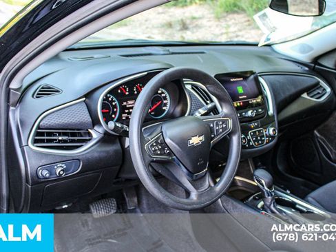 Used 2025 Chevrolet Malibu LT FWD image 30