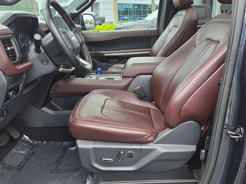 Used 2024 Ford Expedition Limited RWD image 9
