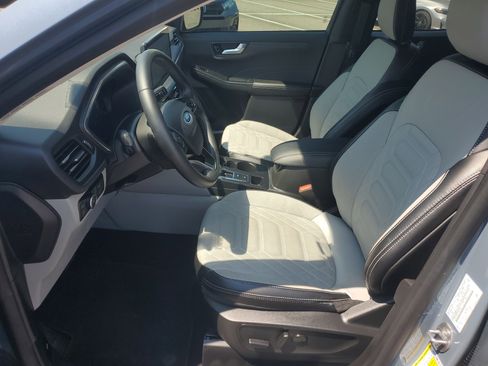 Used 2023 Ford Escape Platinum w/ Premium Technology Package image 26