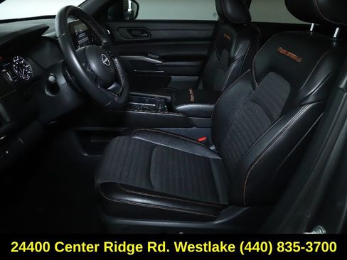 Used 2024 Nissan Pathfinder Rock Creek AWD/4WD image 19