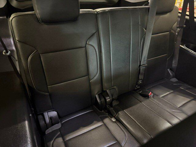 Used 2018 Chevrolet Suburban Premier AWD/4WD image 23