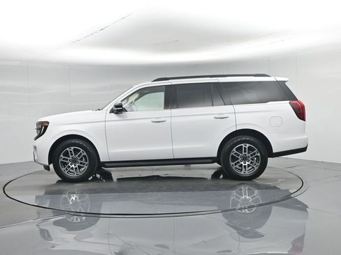 Used 2025 Ford Expedition Active AWD/4WD image 36