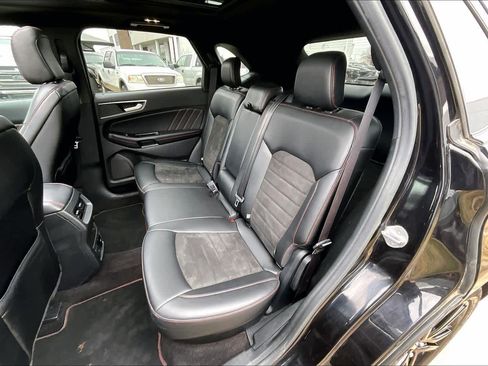 Used 2020 Ford Edge ST-Line w/ Cold Weather Package image 18