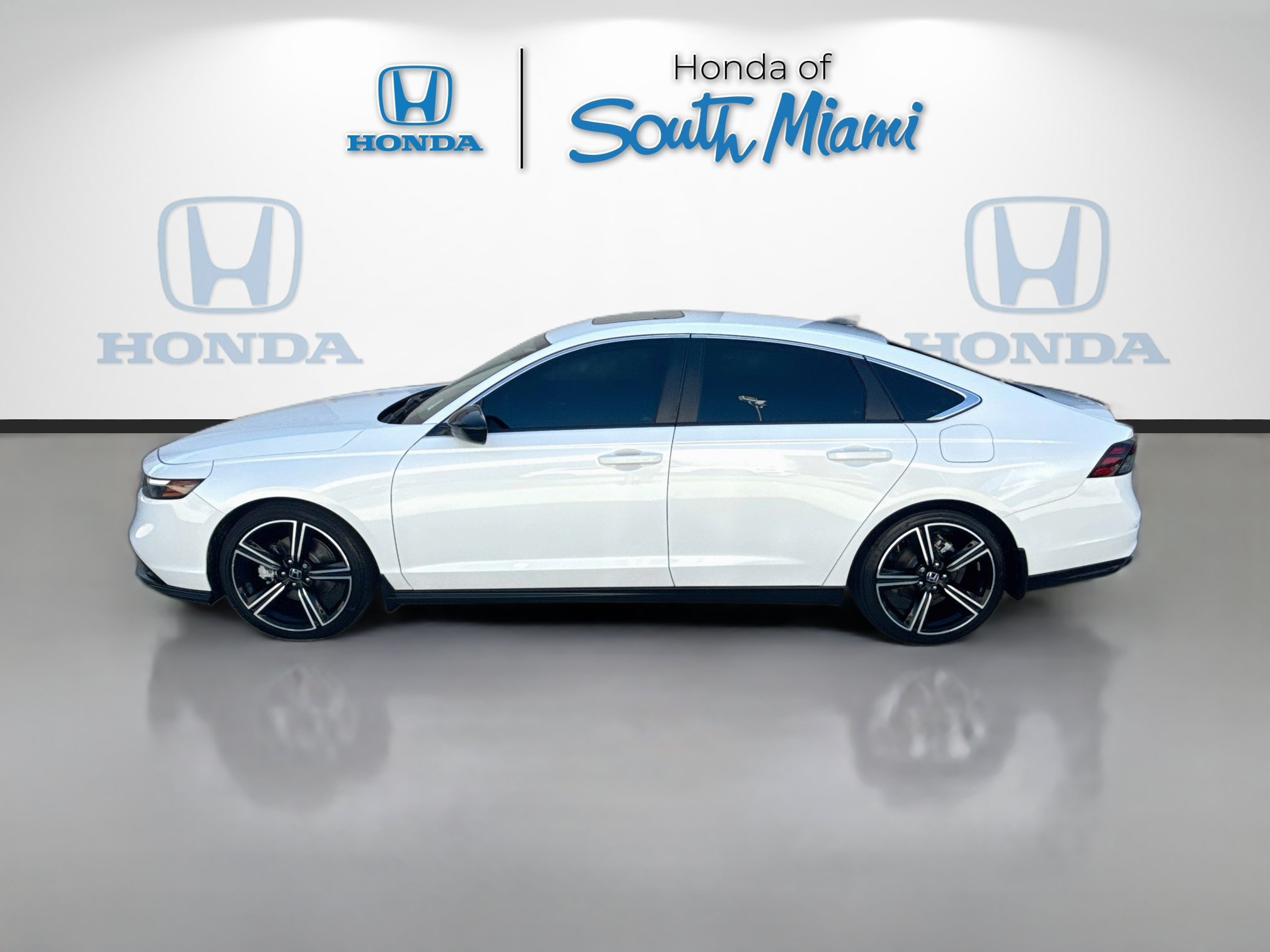 Certified 2025 Honda Accord Sport image 4