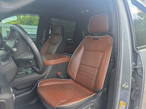 Used 2025 GMC Sierra 2500 Denali Ultimate w/ Max Trailering Package AWD/4WD image 11