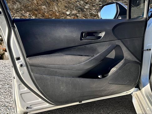 Used 2022 Toyota Corolla LE image 17